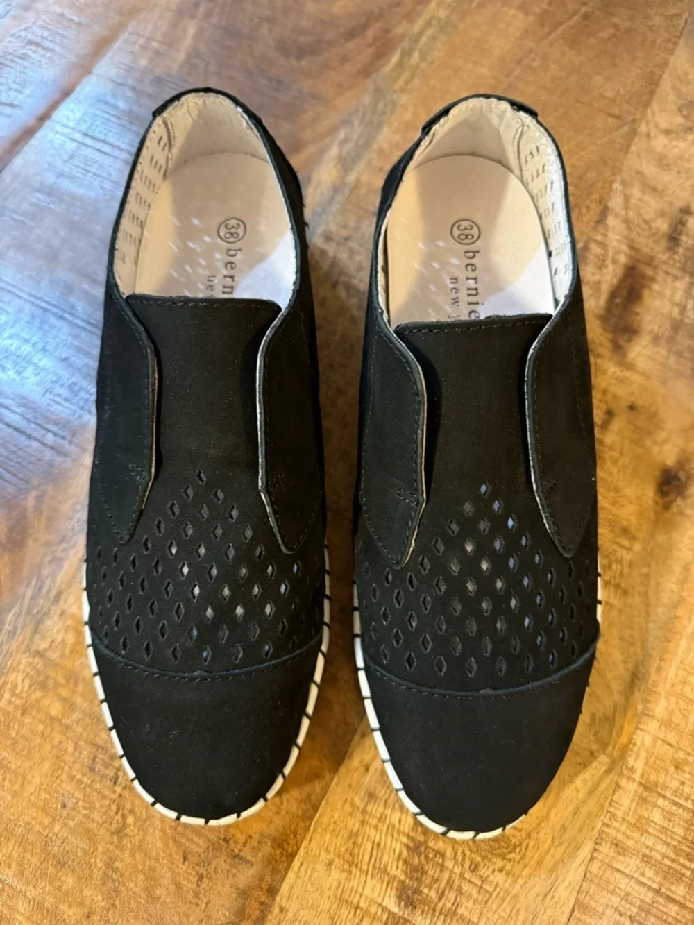 Bernie Mev Women’s TW181 Black Slip-On Sneakers, Size 38